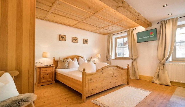 Apartment 'Das Krumerhaus - "Der Hamberg" with Mountain and Village Square Views, Balcony in Aschau im Zillertal