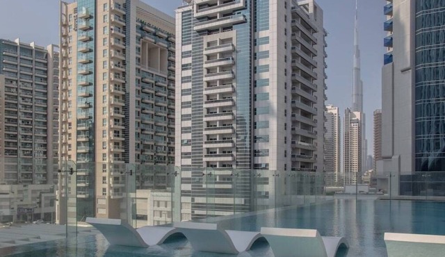 AWS Holiday Homes - Luxury Living besides Canal in Dubai