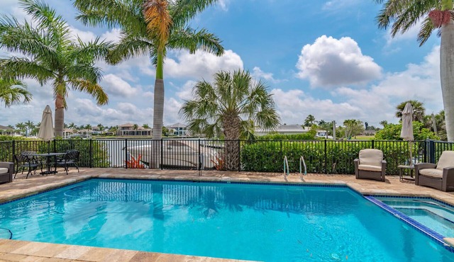 Beautiful home, ideal for a larger group to gather. in Marco Island