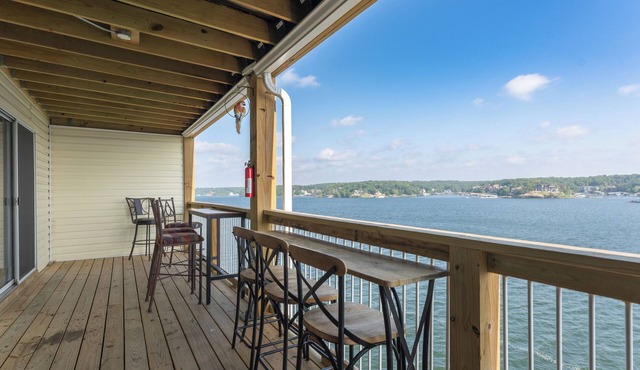 Bldg 10-Large DECK-2 Pools/Sandy Beach Area - Main Channel view Boat slip avail. in Osage Beach