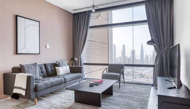 Blueground | DIFC, pool, nr Burj Khalifa