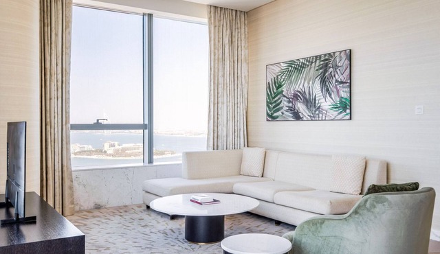 Blueground | The Palm Jumeirah, pool, nr Atlantis