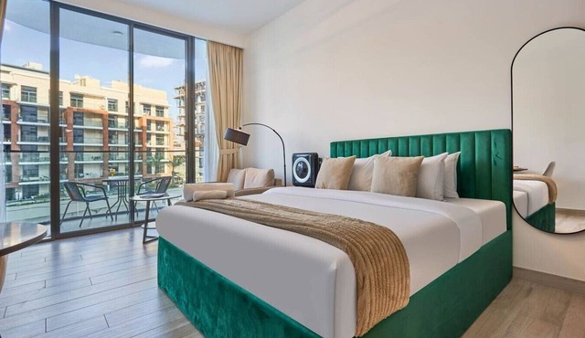 Bold Studio | Rooftop Pool & Spa | Oxford Arjan