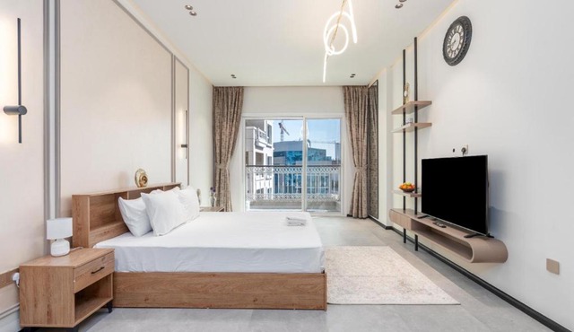 Burj View - Luxury Studio - Near Dubai Miracle & Butterfly Garden- Arjan, Dubailand