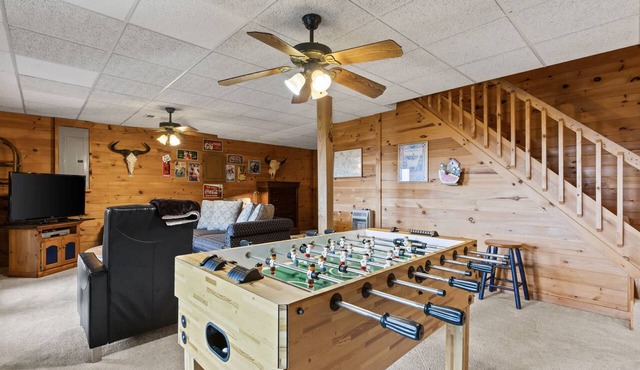 Cabin Sweet Cabin Hot Tub Game Room Dog Friendly in Morganton