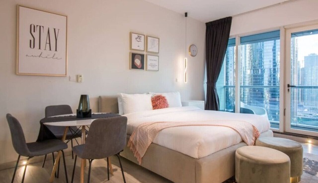 Canal-Side Charm: Studio living at Dubai Arch