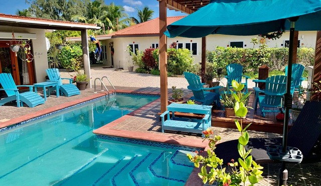 Casa 1- 3 bedrooms, 2 baths, The 2000 sq. ft. Luxury Suite sleeps 6 in Corozal
