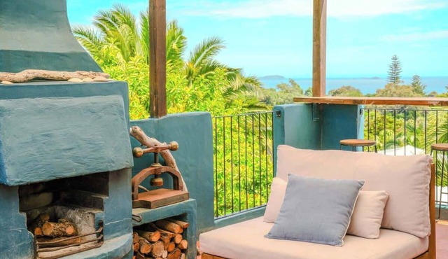 Casa Del Mar – Palm Beach Coastal Retreat in Waiheke Island