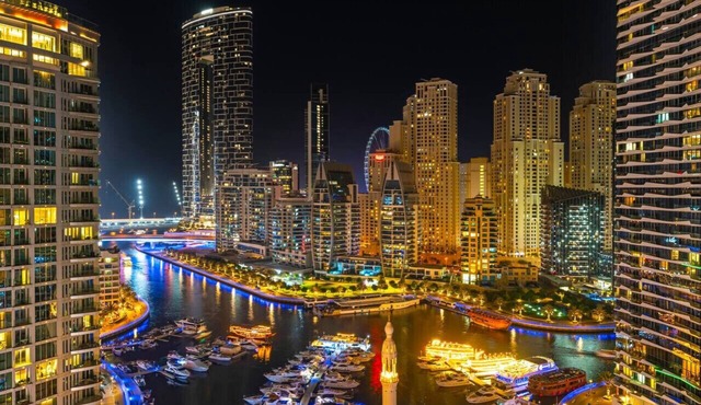 Centric Flat w/Marina View | Ideal Beach Stay