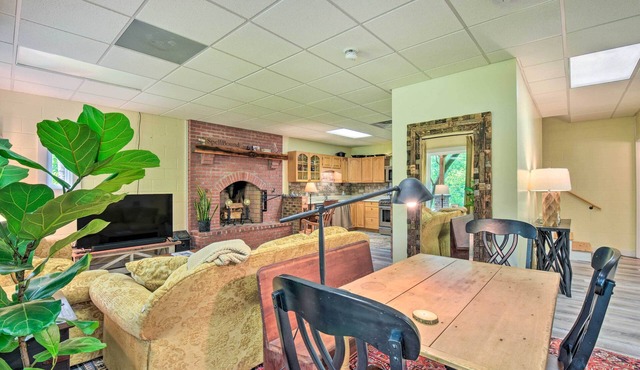 Chauga River Cabin: Pets Welcome! in Mountain Rest