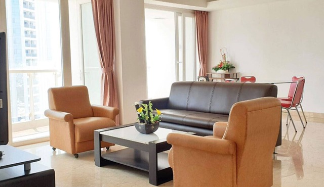 CHEAP Spacious 200m Condo Near Business Center in Jakarta