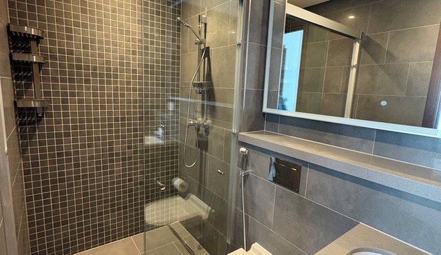 Chic 1-bedroom apartment with fitness room and AC in fabulous Dubai in Dubai