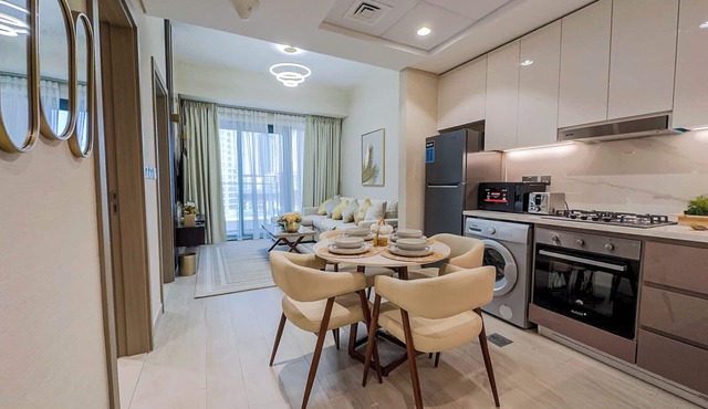 Chic Meydan Apt with Balcony and City & Pool Views-1012