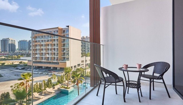Chic Studio | Pool View Balcony | Avelon Arjan