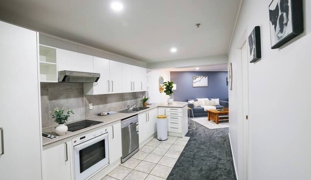 Cozy Family friendly 2br apt w free carpark in Auckland