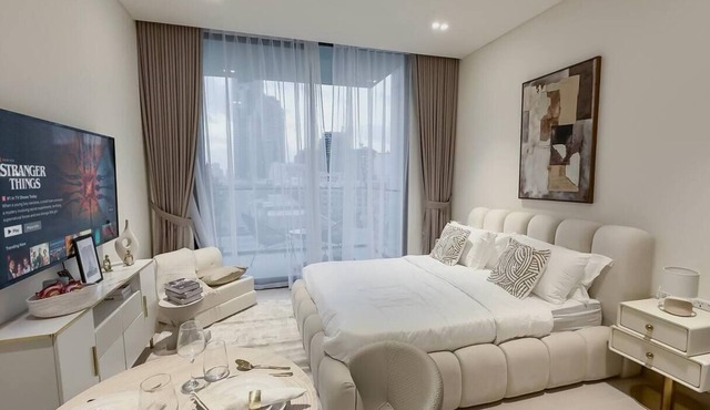 Cozy JVC Studio - Pool & Gym - Fully Furnished