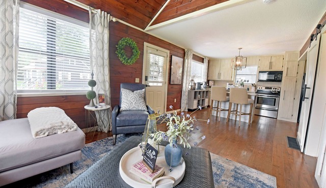 Creekside Cottage king Bed Frada's Nest Casual Elegance in Blairsville