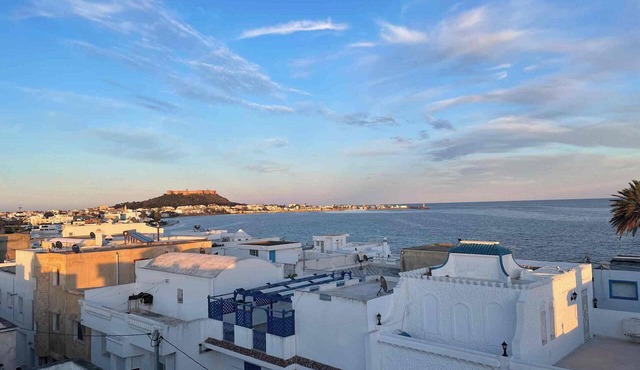 Dar Bhar – Elegant Mediterranean Apartment Overlooking the Sea