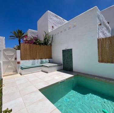 Dar Lisa - Charming authentic beachfront villa