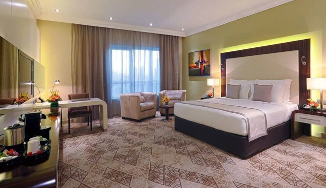 Deluxe | Elite Byblos | Rooftop Pool, Spa, Al Barsha Energy
