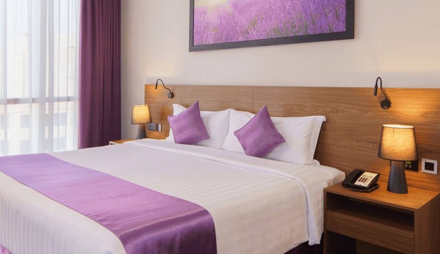 Deluxe | Park Regis BB | Pool + Spa, Business Bay Comfort, 4-Star