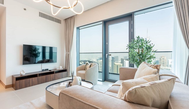 Direct Marina Walk Access, Near JBR,Mall & Dining, VIDA Residences