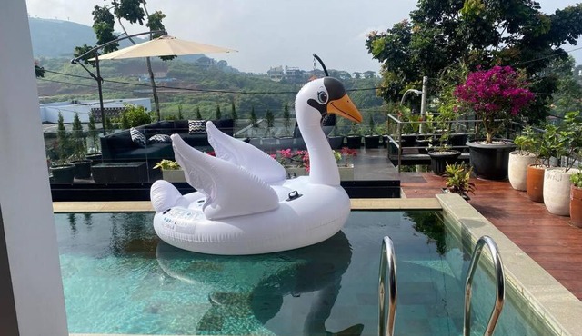 Double R Villa F11 Dago Village in Bengkok