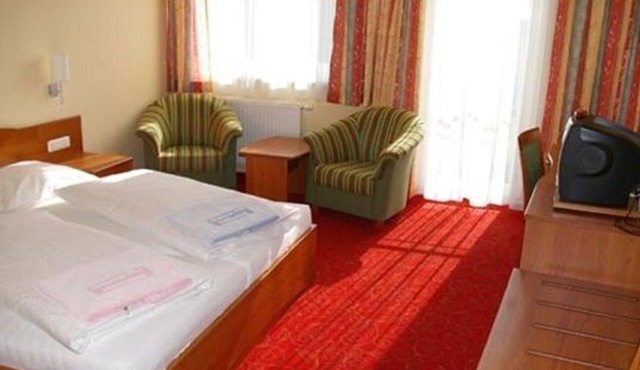 Double room B without balcony (from 3 nights) - Hotel Angerer-Hof in Anger