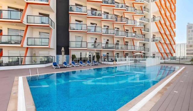 Dubai Al Jaddaf Apt Pool Gym Free Parking