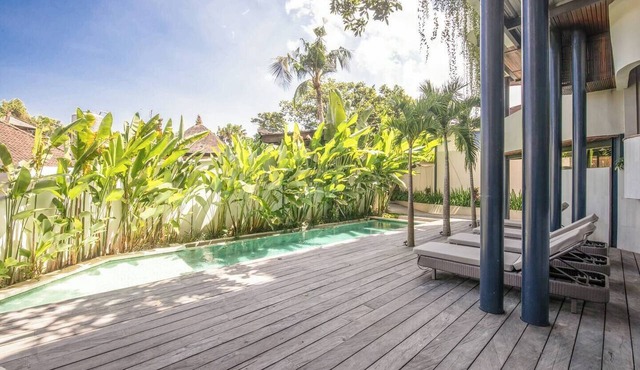Elegant 1-BR Loft with Art Deco Vibe Shared Pool in Kecamatan Mengwi