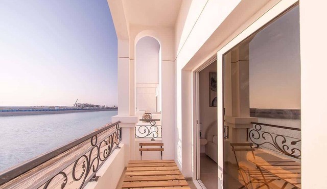 Elegant Waterfront Villa W Sunset Terrace