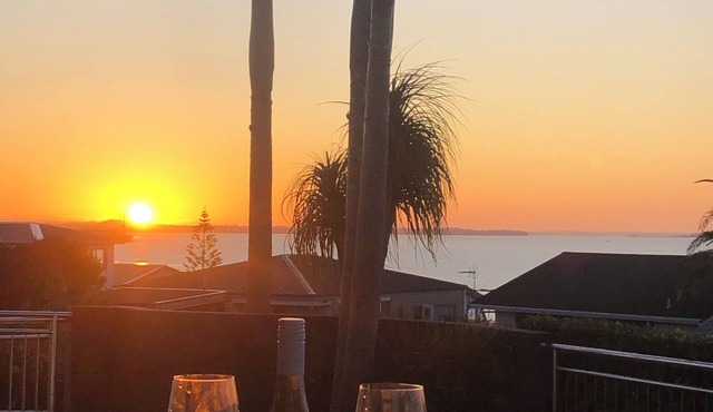 Experience spectacular elevated sea views and relax on white sandy beaches. in Maraetai