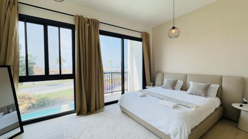 Family Heaven - Private Villa - Private Community Beach - Brand New - Playstation and Games - Close to the Casino being built