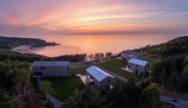 Four Luxury Cottages with Hot Tubs & Private Beach Path | Ridge On The Chimney