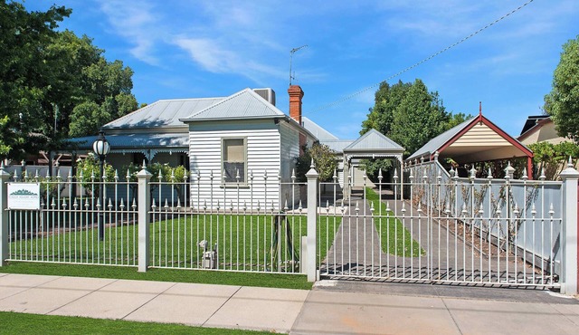 Francis Retreat - Echuca Holiday Homes in Echuca