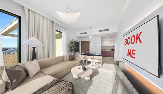 Free housekeeping visits during your stay - StayShort - Stunning 2-Bedroom Apartment in Mina Rashid That Sleeps 6!