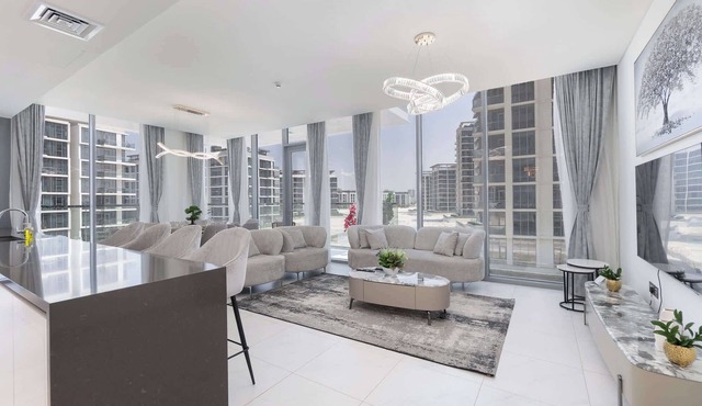 Free housekeeping visits during your stay - StayShort - Spacious 4BR Apartment in Meydan - Sleeps 7