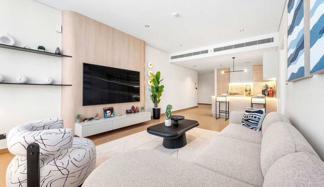 Free housekeeping visits during your stay - StayShort - Stylish Stay for 2 in Prime DIFC