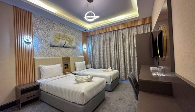 Gold Sky Avenue Hotel