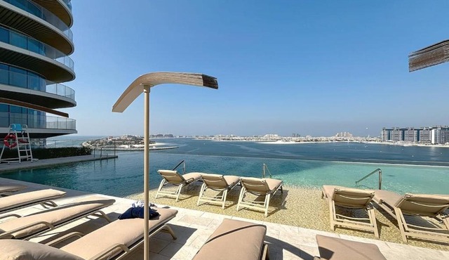 Grand Bleu - Luxurious One Bedroom with Sea View