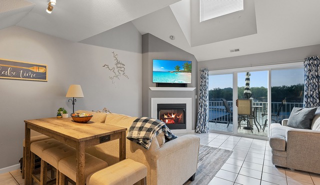 Great Location by Water and Land - Great Lake Views in Sunrise Beach