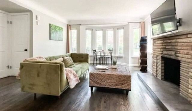 Grosse Pointe Retreat | 3BR, Sleeps 8 & Relaxing in Grosse Pointe
