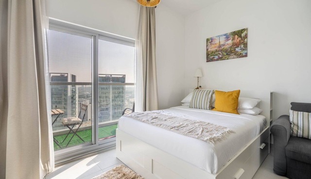 GuestReady - Modern High Floor Studio w/Balcony