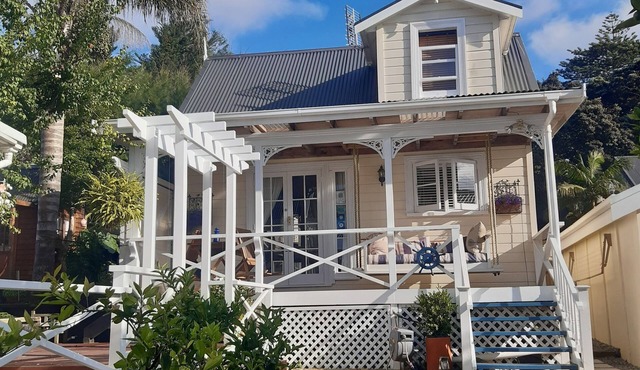 HARBOUR VIEW COTTAGE BOUTIQUE B&B in Auckland City