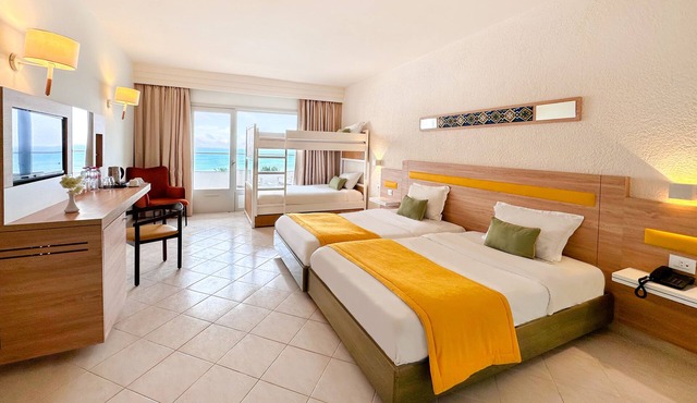 Hotel Sol Azur Beach