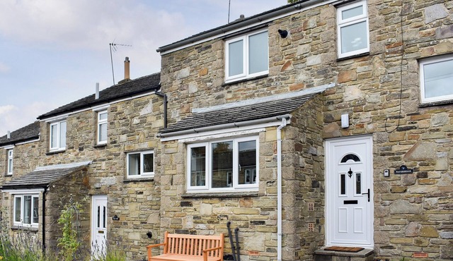 Ideal for couples or a small group of friends. in Hawes