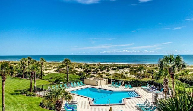 Immaculate Oceanfront on 7th floor See Description for renovation information. in Fernandina Beach