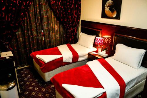 Karoon Hotel