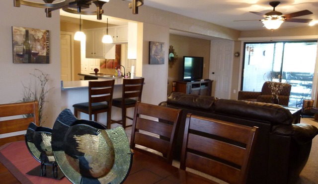 Lakeview condo, Quite vacation place, Lots of activities, Slip included! in Osage Beach