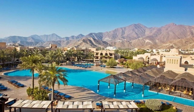 Light-Filled Room with Scenic Garden Views Near Diving & Snorkeling Spot